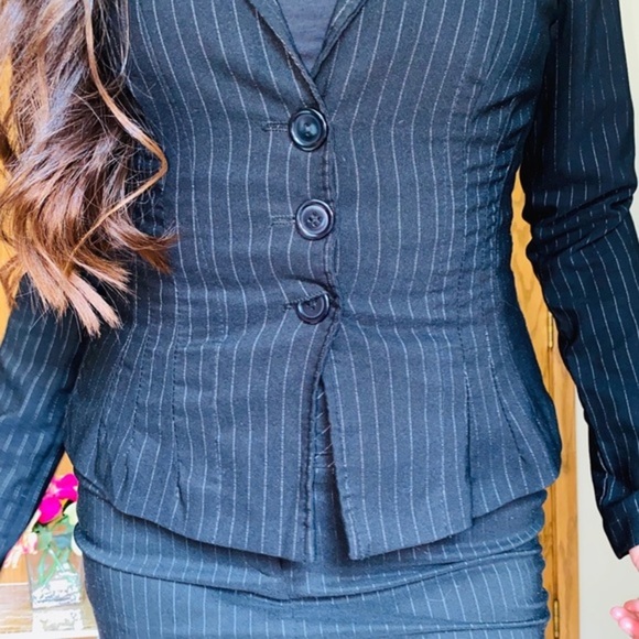 Skirt suit 👠 - Picture 5 of 16